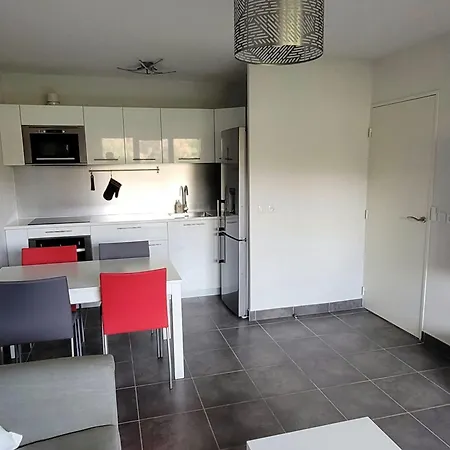 Family 2 In Apartman *